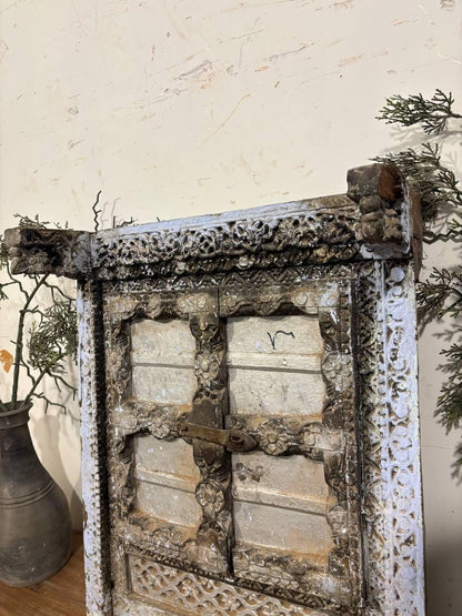 Hand-Carved Shekhawati Window Frame: Antique Indian Wall Decor