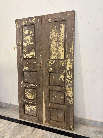 Vintage Carved Teak Wood Doors: Distressed Rustic Indian Panel (174x99x3 cm)