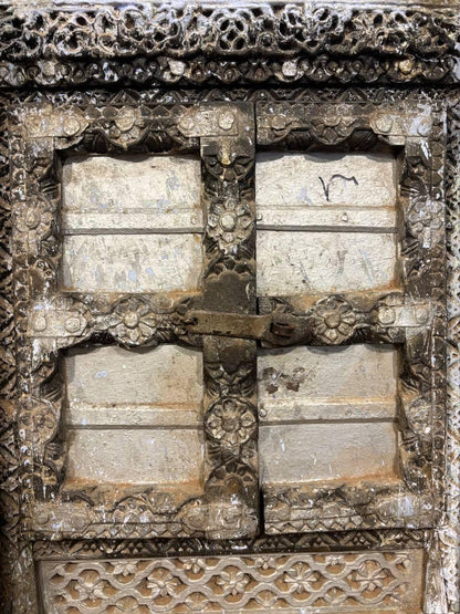 Hand-Carved Shekhawati Window Frame: Antique Indian Wall Decor