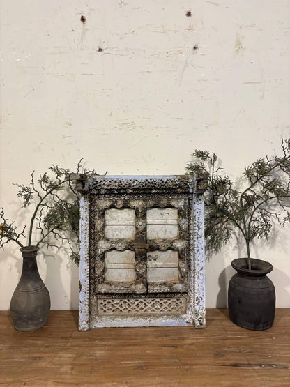 Hand-Carved Shekhawati Window Frame: Antique Indian Wall Decor