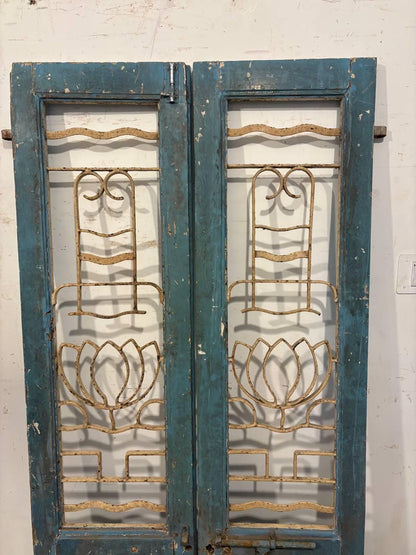 Carved Teak Wood Indian Door: Rustic Bohemian Decor (183x108x6 cm)