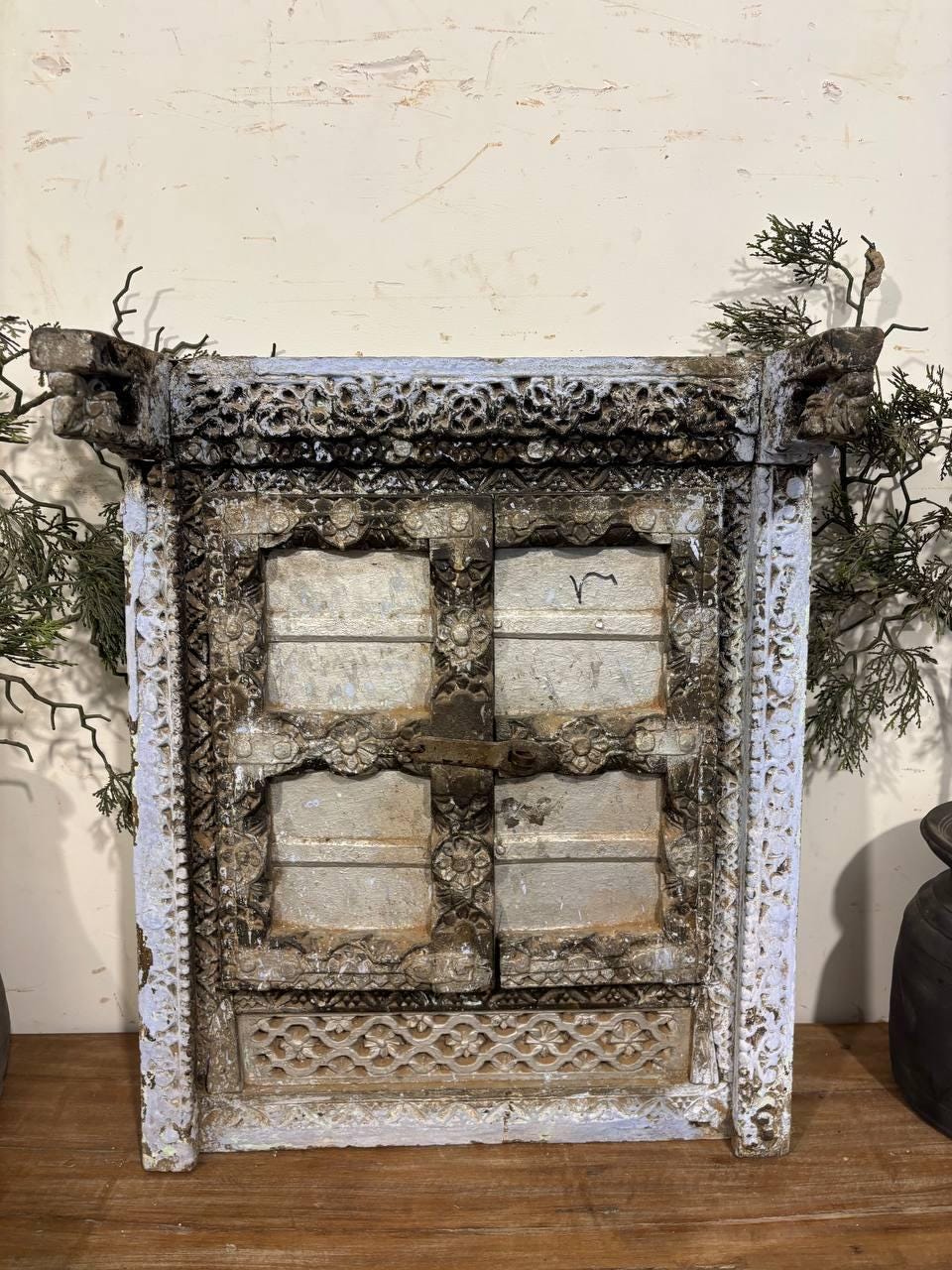 Hand-Carved Shekhawati Window Frame: Antique Indian Wall Decor